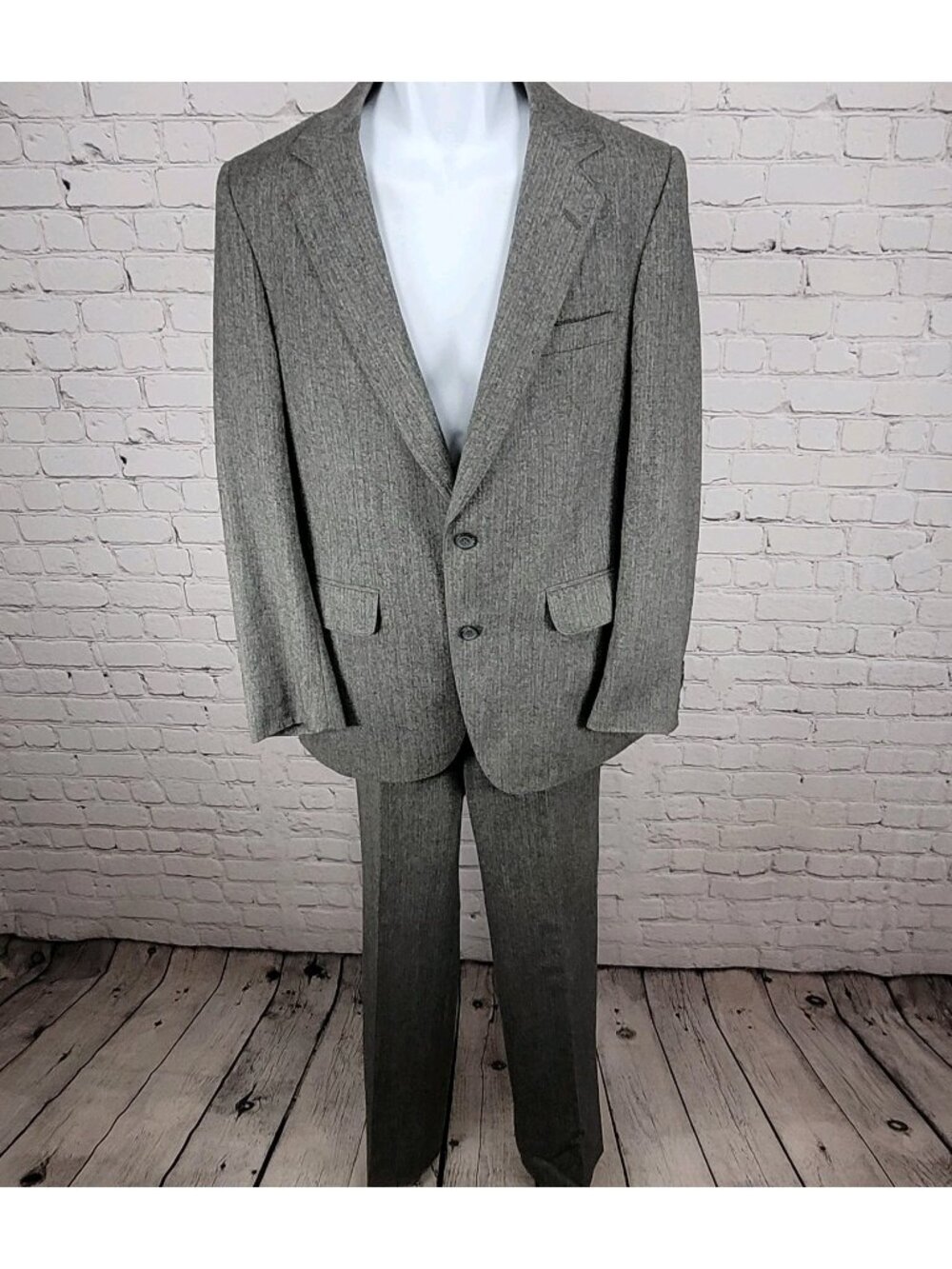 John Brooks Grey Herringbone Full Suit Set Notch Blazer Size 36 Pants 27x33